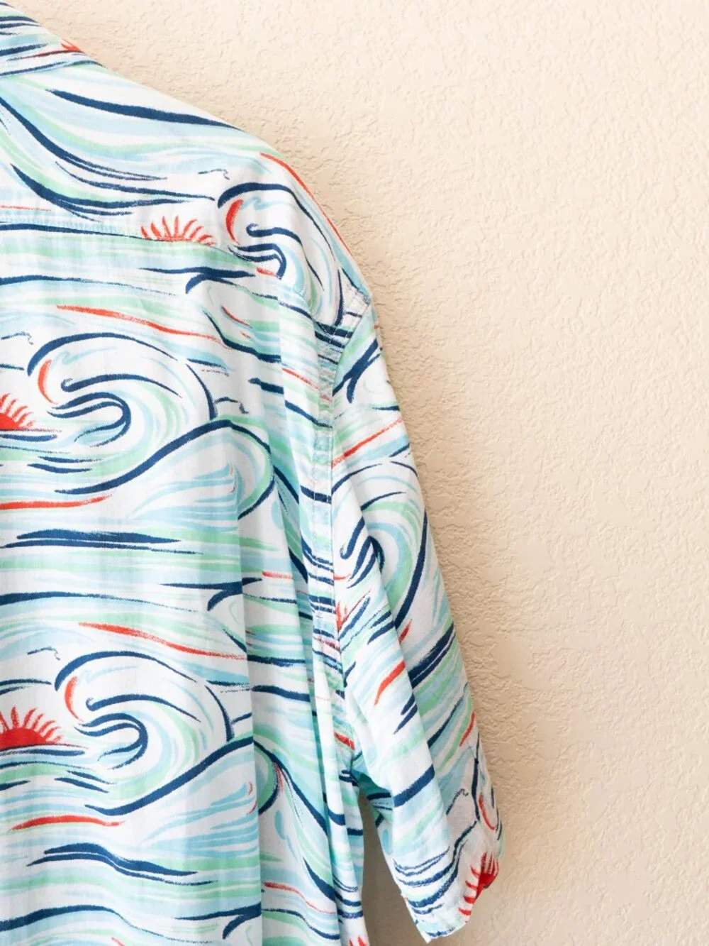 Levi's Relaxed Short Sleeve Button Up Shirt Surf Wave Print Men's Large